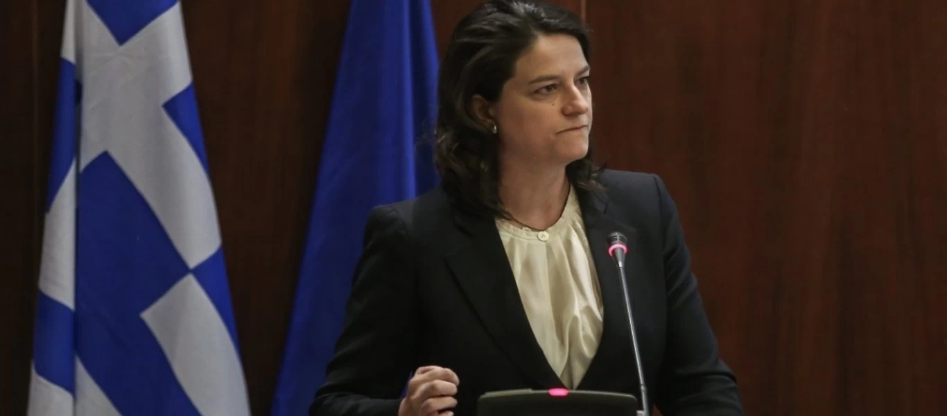 Νίκη Κεραμέως: Τι προβλέπει η τροπολογία για την εξ' αποστάσεως εκπαίδευση (βίντεο)